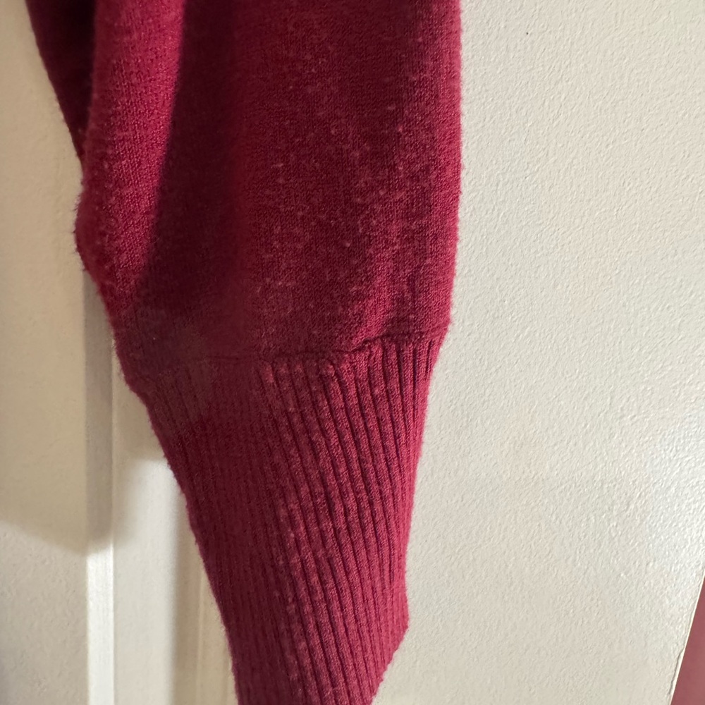 Le Chateau Deep Red Knit Top - Picture 3 of 7